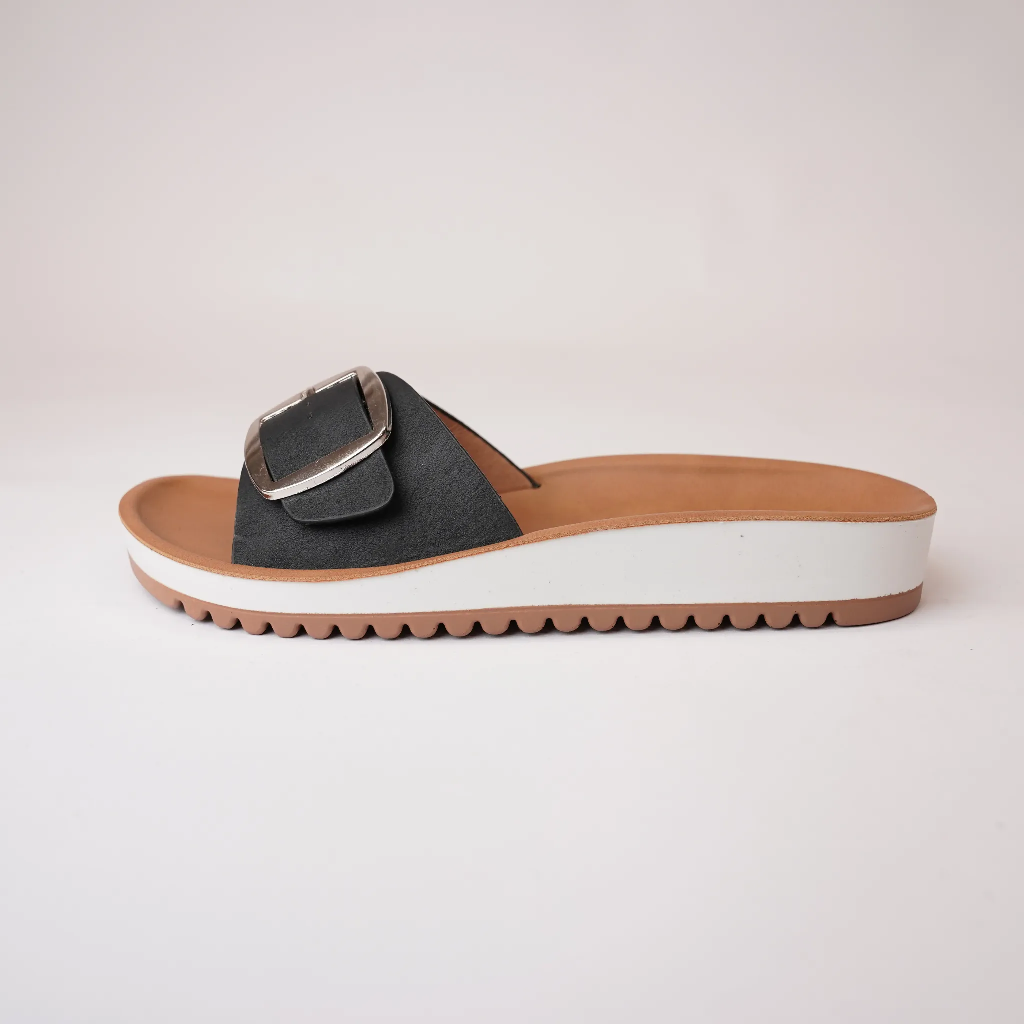 Naja Black Slides