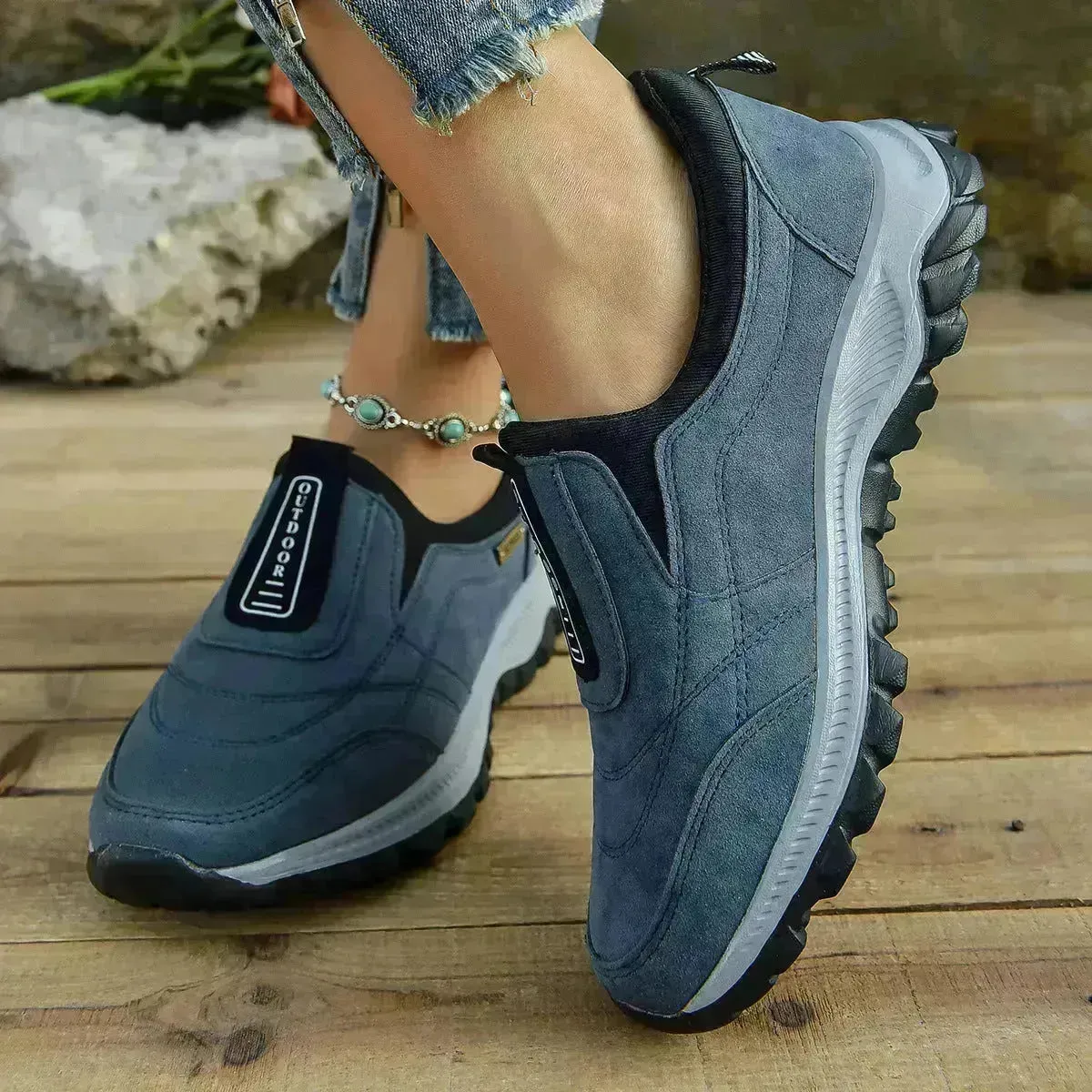 Outdoor Slip-on Sports Shoes Comfortable Walking Running Platform Sneakers for Women