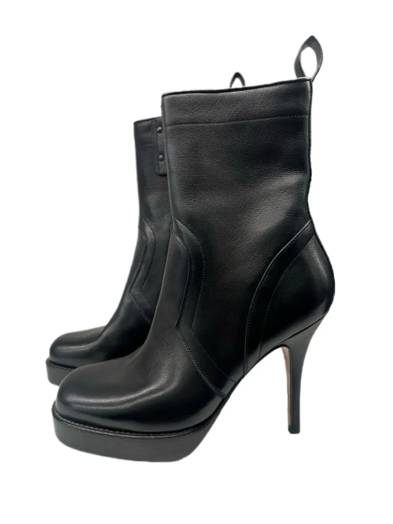 Rick Owens Black Classic Stiletto Boots. Size: 36